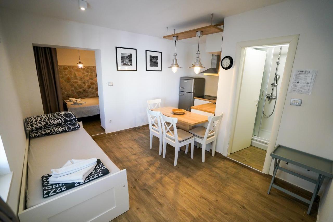 Apartments Ziggy Star Slatine Bagian luar foto