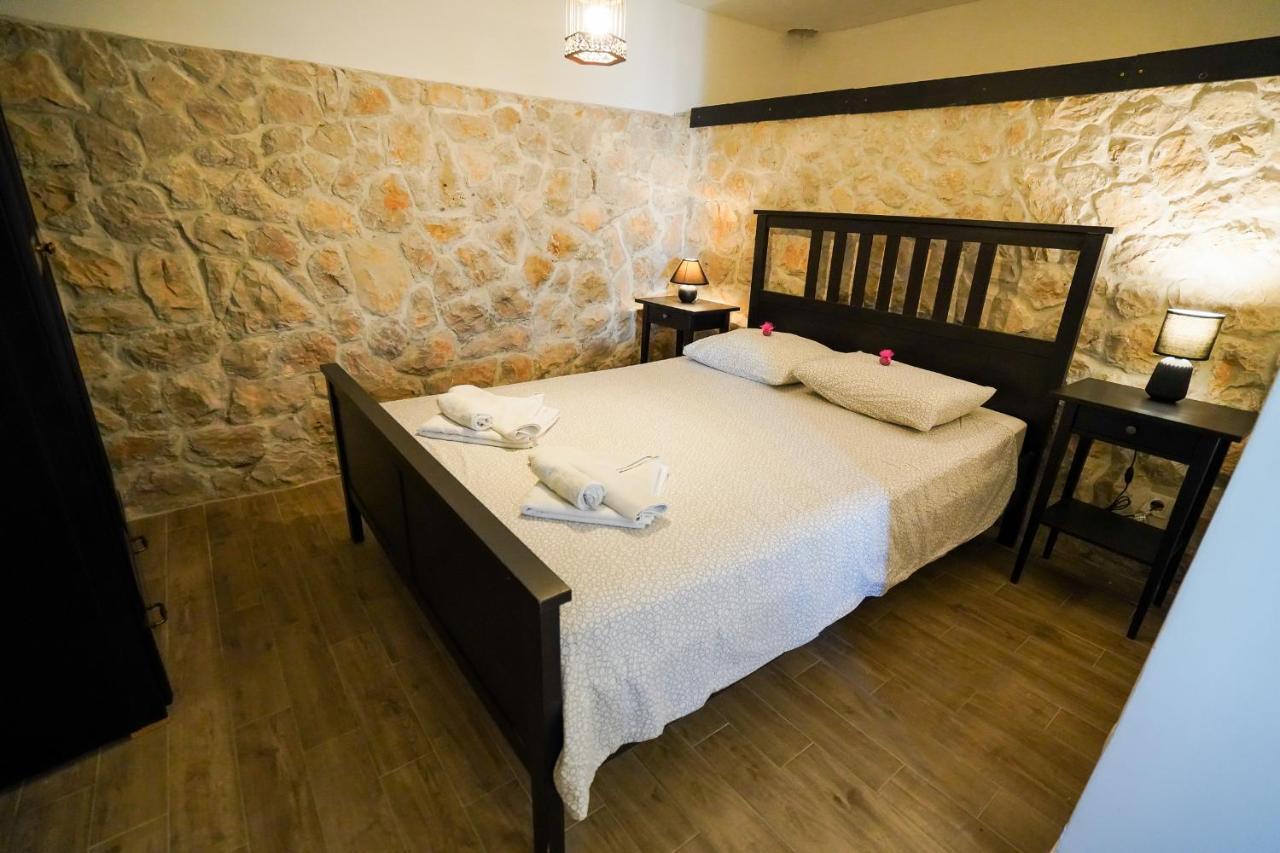 Apartments Ziggy Star Slatine Bagian luar foto