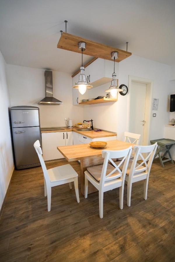 Apartments Ziggy Star Slatine Bagian luar foto